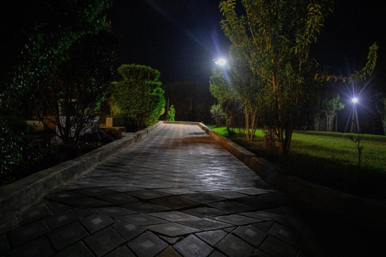 فندق Distinction Gardens Siaya المظهر الخارجي الصورة